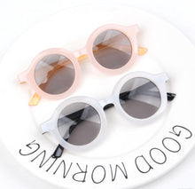 Load image into Gallery viewer, Sunnies
