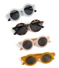 Load image into Gallery viewer, Sunnies

