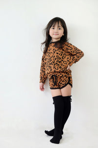 Sweatshirt and Retro Shorts - Leopard