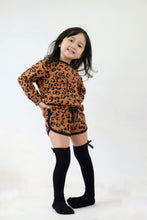 Load image into Gallery viewer, Sweatshirt and Retro Shorts - Leopard
